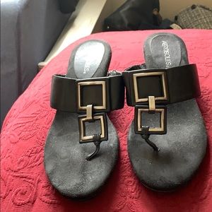 Aero soles sandal black